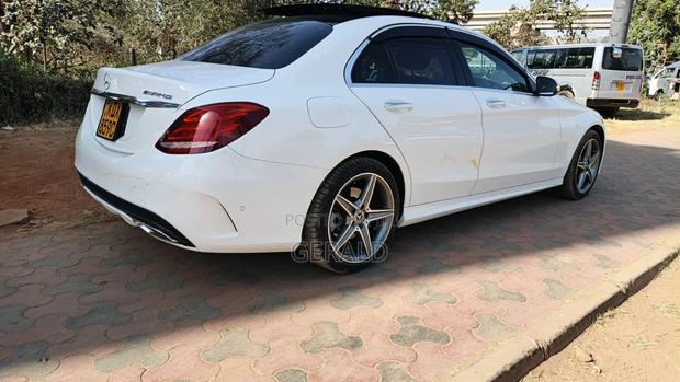 Mercedes-Benz C200 2018 Pearl