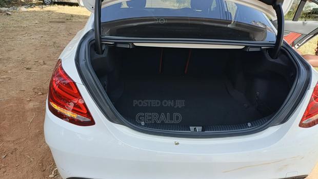 Mercedes-Benz C200 2018 Pearl