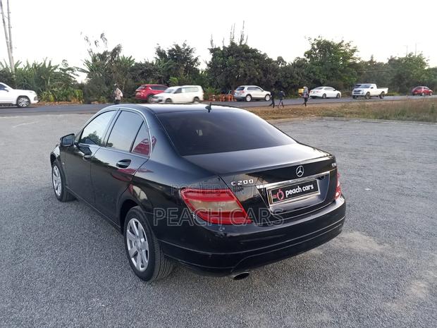 Mercedes-Benz C200 2010 Black