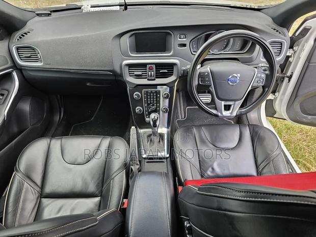 Volvo V40 2018 White