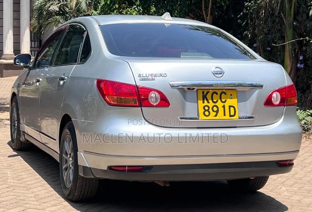 Nissan Bluebird 2008 Silver