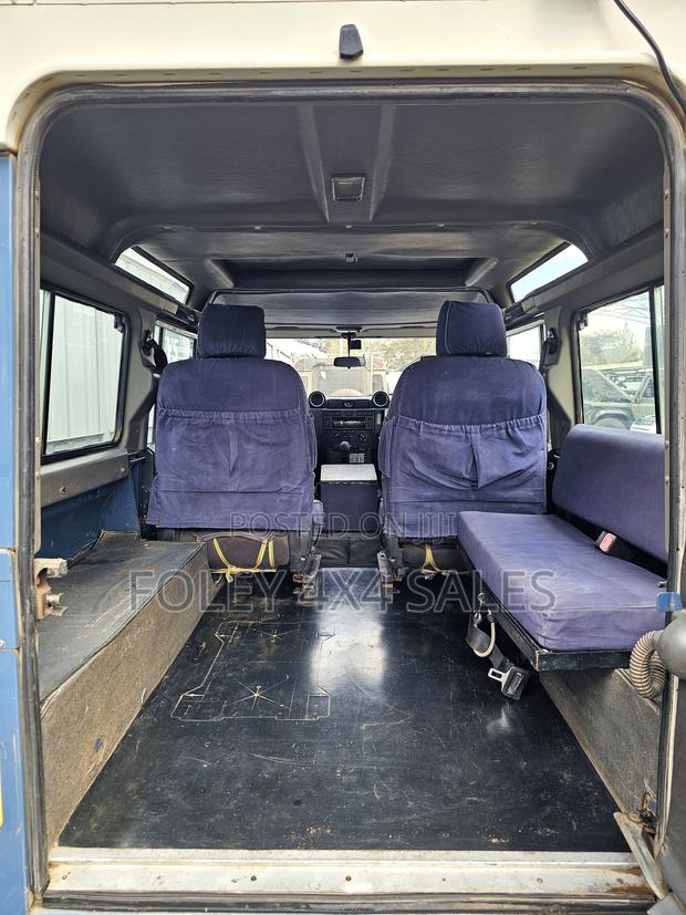 Land Rover Defender 90 1994 Blue