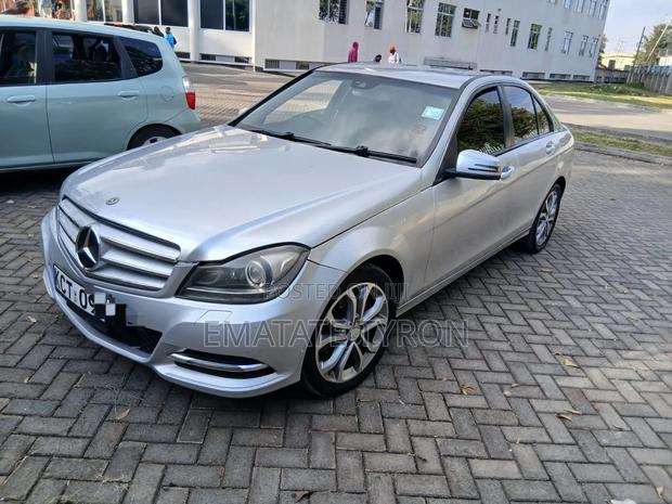 Mercedes-Benz C200 2012 Silver