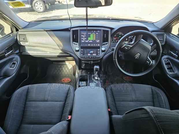 Toyota Crown 2016 Black