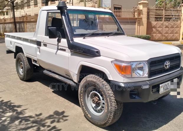 Toyota Land Cruiser 2013 White