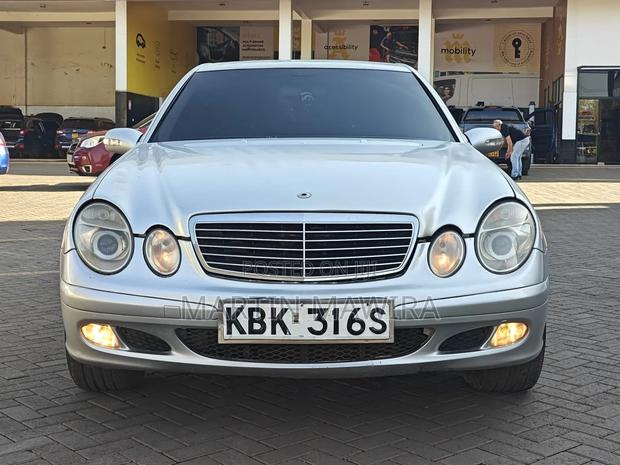 Mercedes-Benz E200 2023 Silver