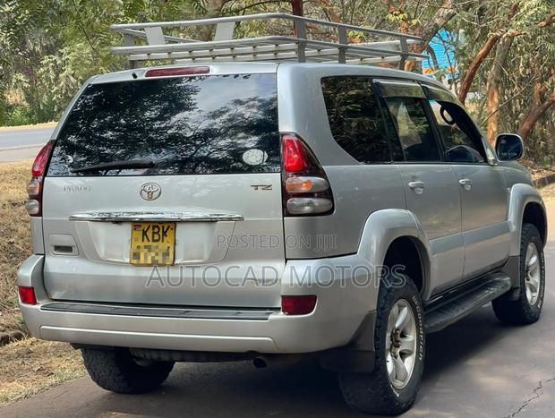 Toyota Land Cruiser Prado 2004 Silver