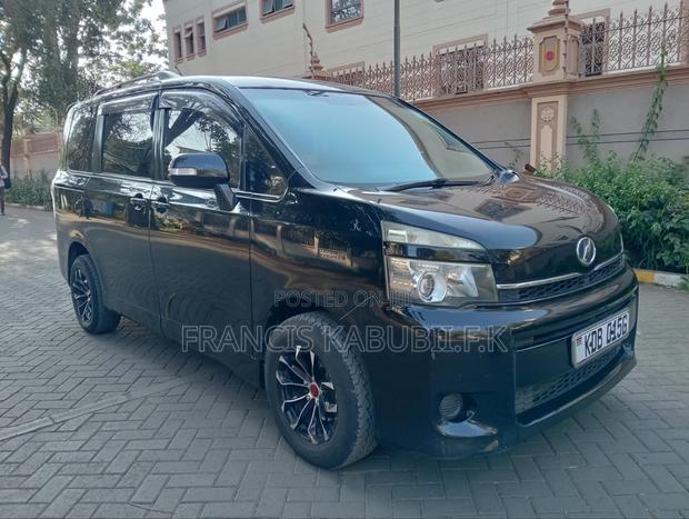 Toyota Voxy 2014 Black