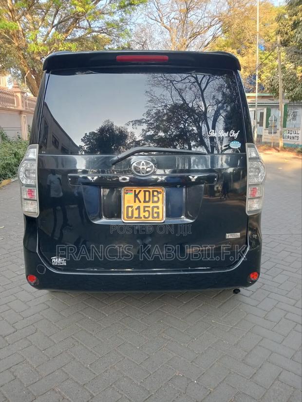 Toyota Voxy 2014 Black