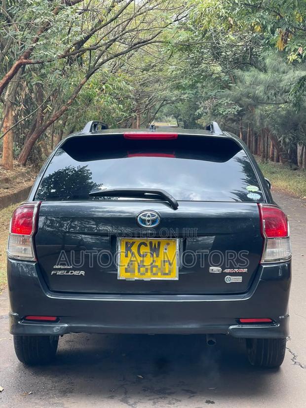 Toyota Corolla Fielder 2013 Black