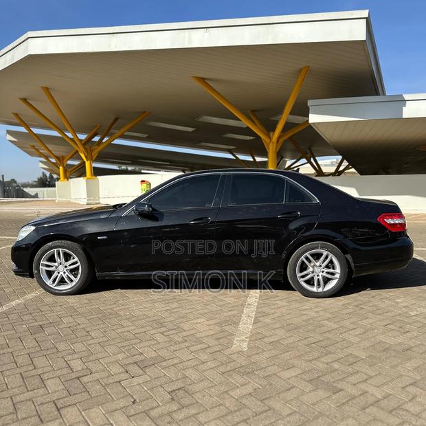 Mercedes-Benz E250 2011 Black