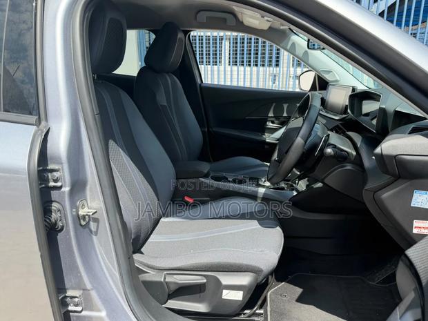 Peugeot 2008 1.2 PureTech (130 Hp) 2021 Gray