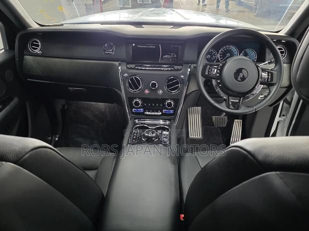Rolls-Royce Cullinan Base 2019 White