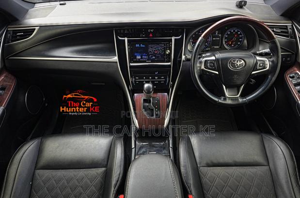 Toyota Harrier 2.0 2014 Black