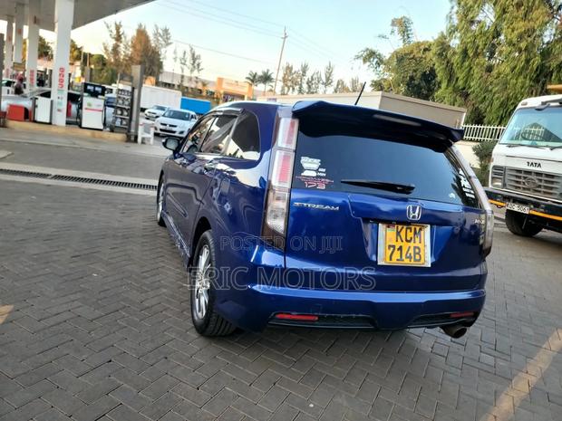 Honda Stream 2011 Blue
