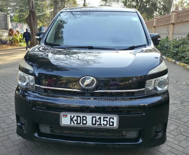 Toyota Voxy 2014 Black