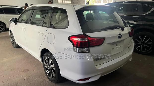 Toyota Corolla Fielder 2018 White