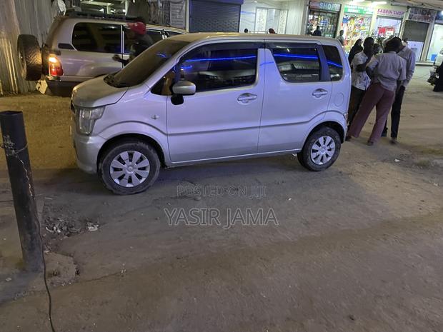 Suzuki Wagon R 660 Hybrid FWD 2017 Silver