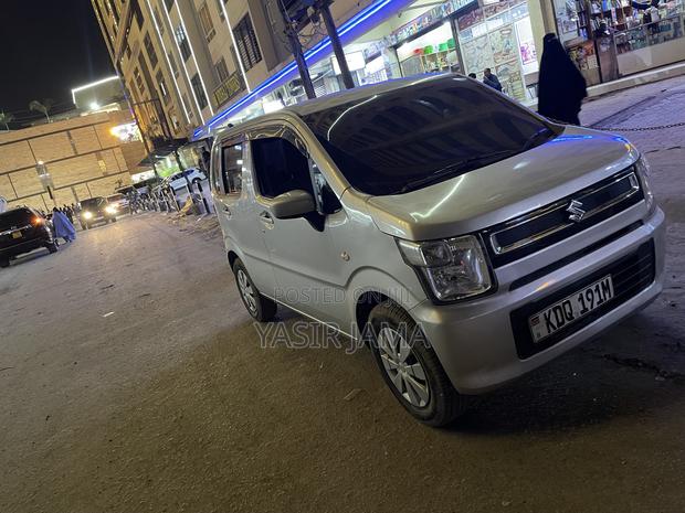 Suzuki Wagon R 660 Hybrid FWD 2017 Silver