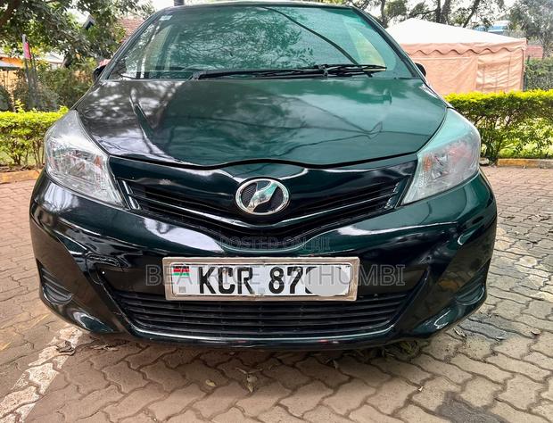 Toyota Vitz 1.0 FWD 5dr 2012 Black