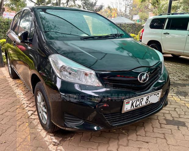 Toyota Vitz 1.0 FWD 5dr 2012 Black