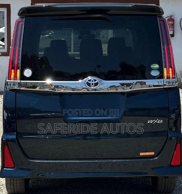 Toyota Noah 2020 Black