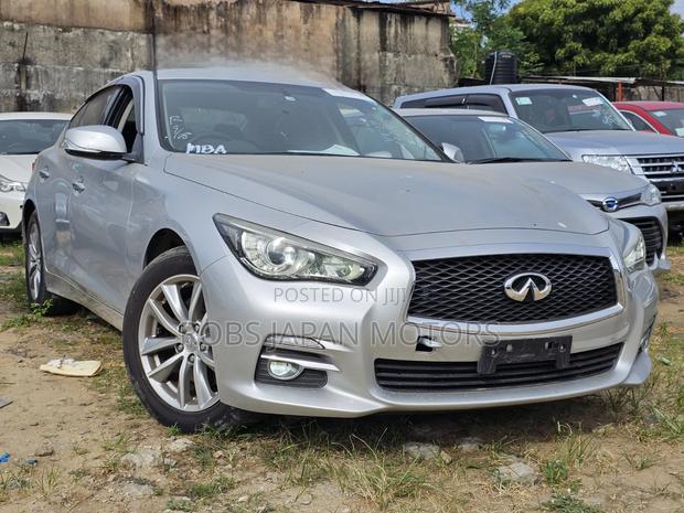 Nissan Skyline 2018 Silver