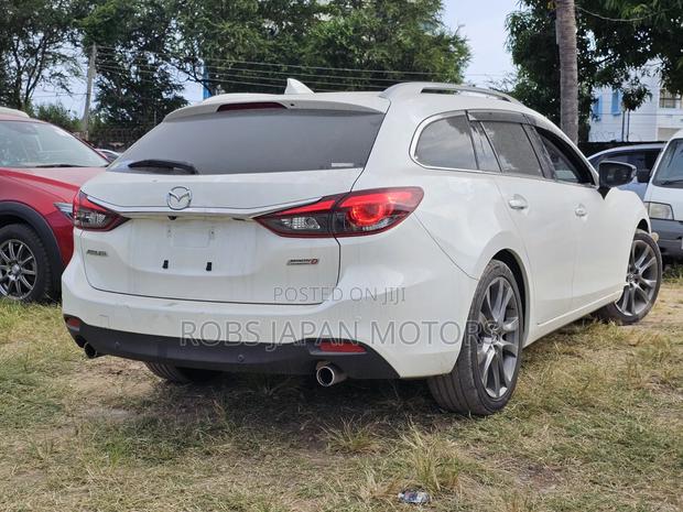 Mazda Atenza 2018 Off white