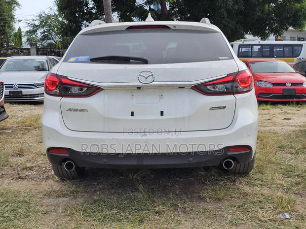 Mazda Atenza 2018 Off white