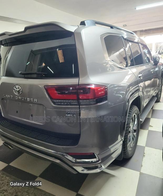Toyota Land Cruiser 2021 Gray