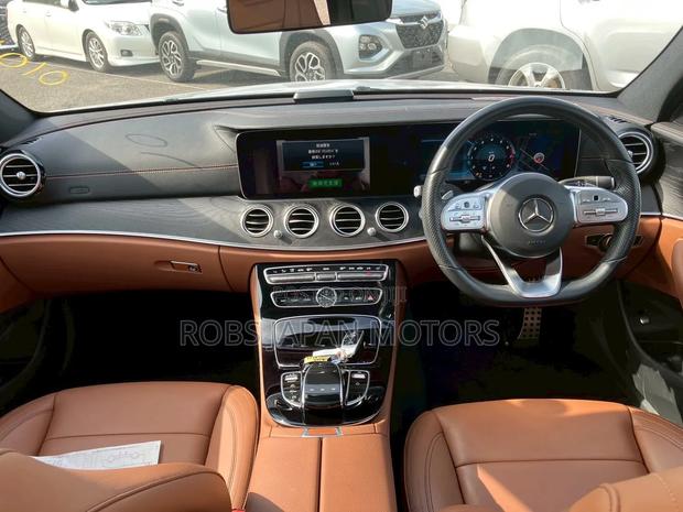 Mercedes-Benz E200 2019 Silver