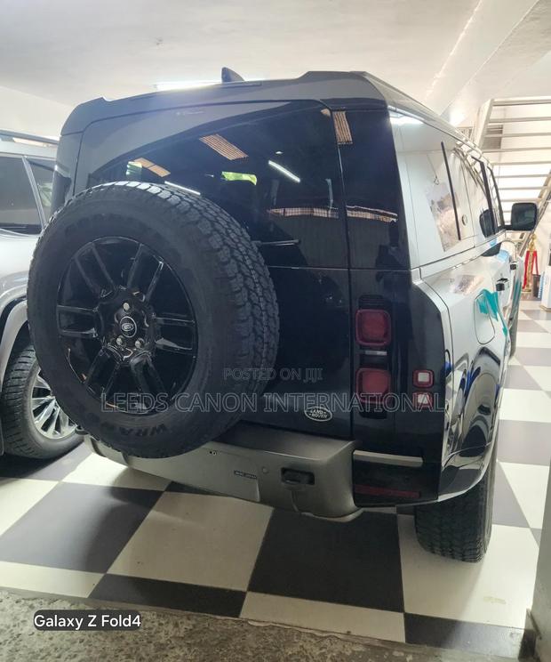 Land Rover Defender 2021 Black