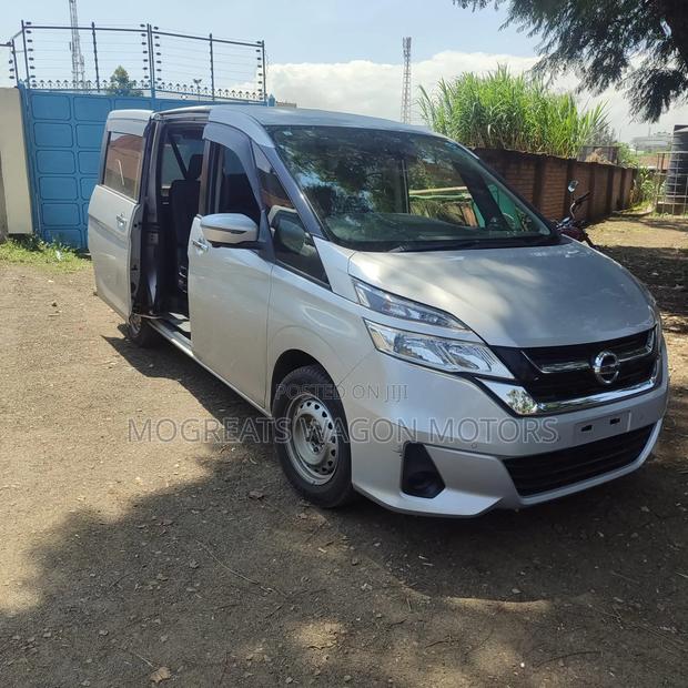 Nissan Serena 2019 Silver