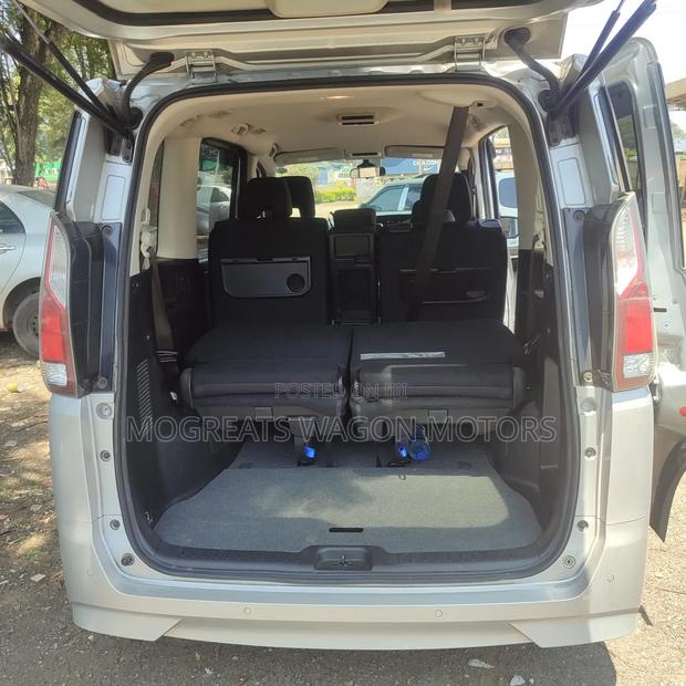Nissan Serena 2019 Silver
