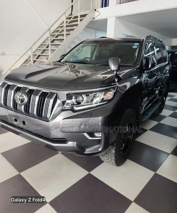 Toyota Land Cruiser Prado 2021 Gray