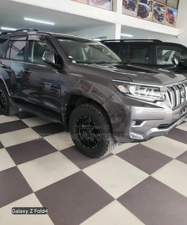 Toyota Land Cruiser Prado 2021 Gray