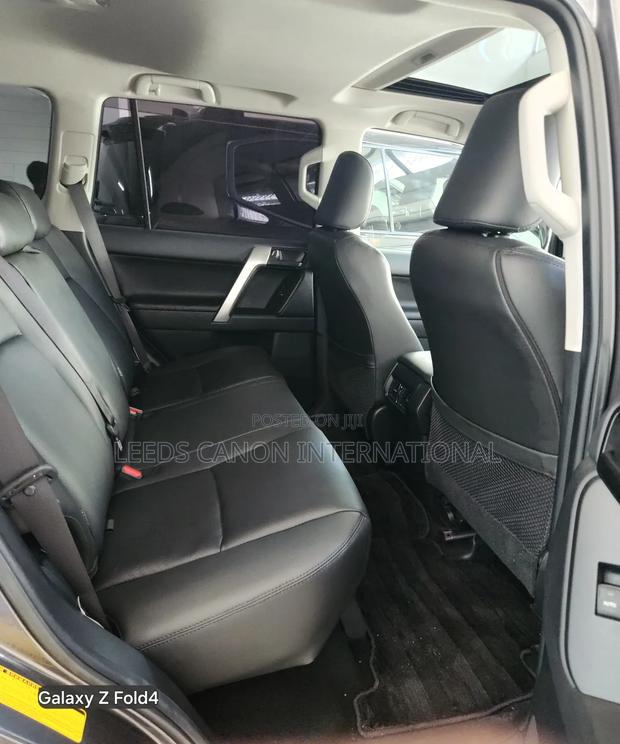 Toyota Land Cruiser Prado 2021 Gray