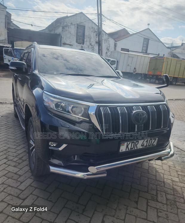 Toyota Land Cruiser Prado 2017 Black