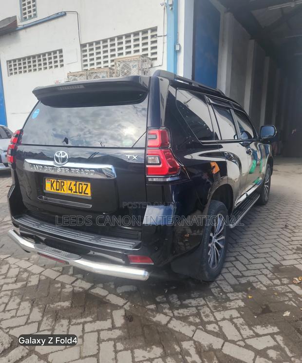 Toyota Land Cruiser Prado 2017 Black
