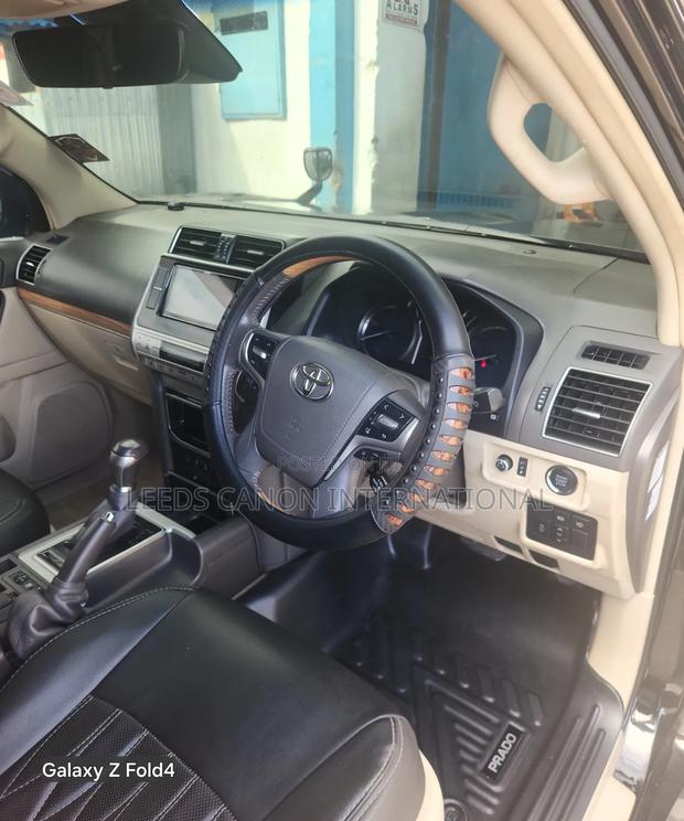 Toyota Land Cruiser Prado 2017 Black