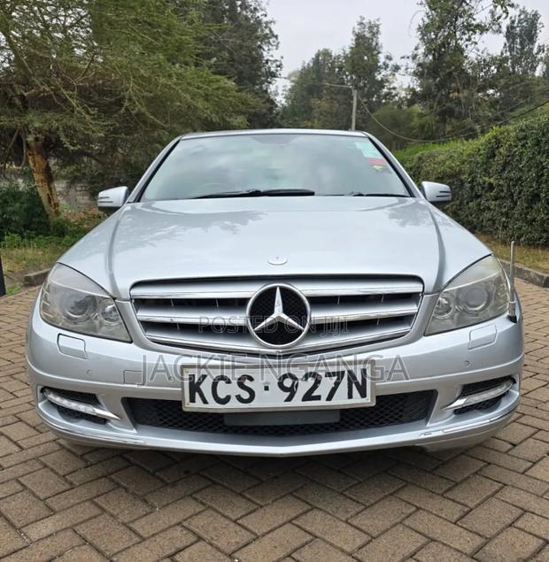 Mercedes-Benz C200 2012 Silver