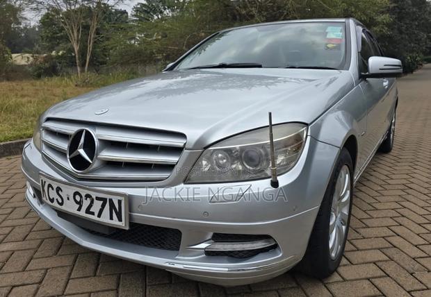 Mercedes-Benz C200 2012 Silver