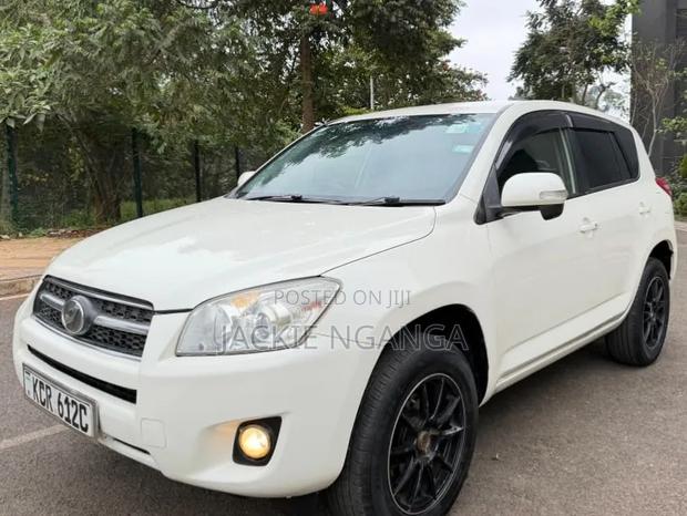 Toyota RAV4 2012 White