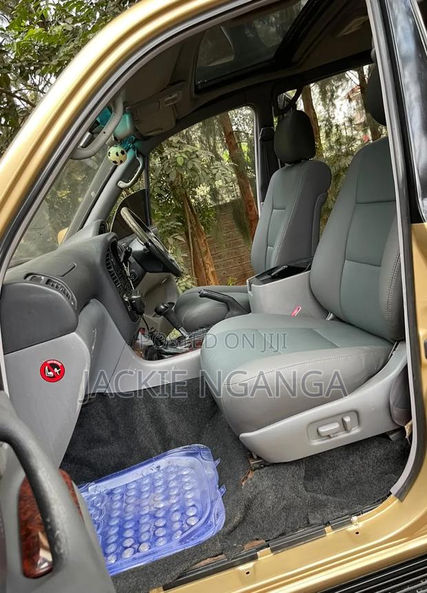Toyota Land Cruiser 2004 Gold