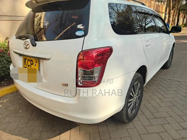 Toyota Corolla Fielder 2010 White