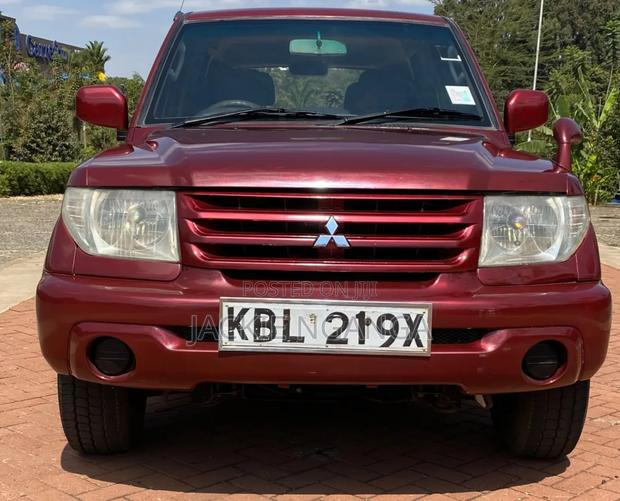 Mitsubishi Pajero 2004 Maroon
