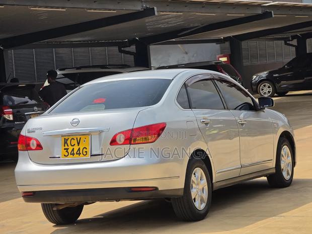 Nissan Bluebird 2012 Silver