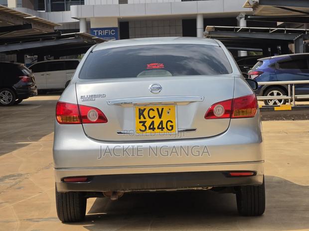 Nissan Bluebird 2012 Silver