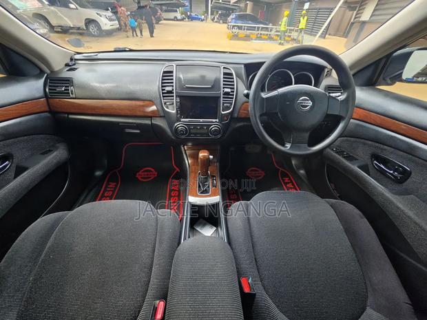 Nissan Bluebird 2012 Silver