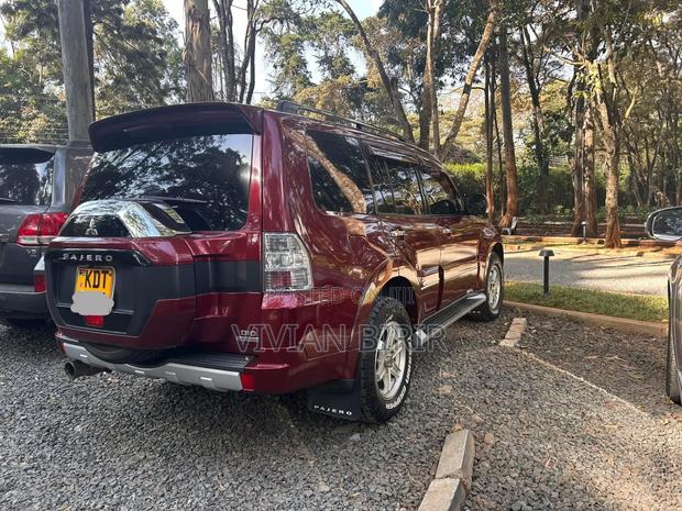 Mitsubishi Pajero 2018 Red